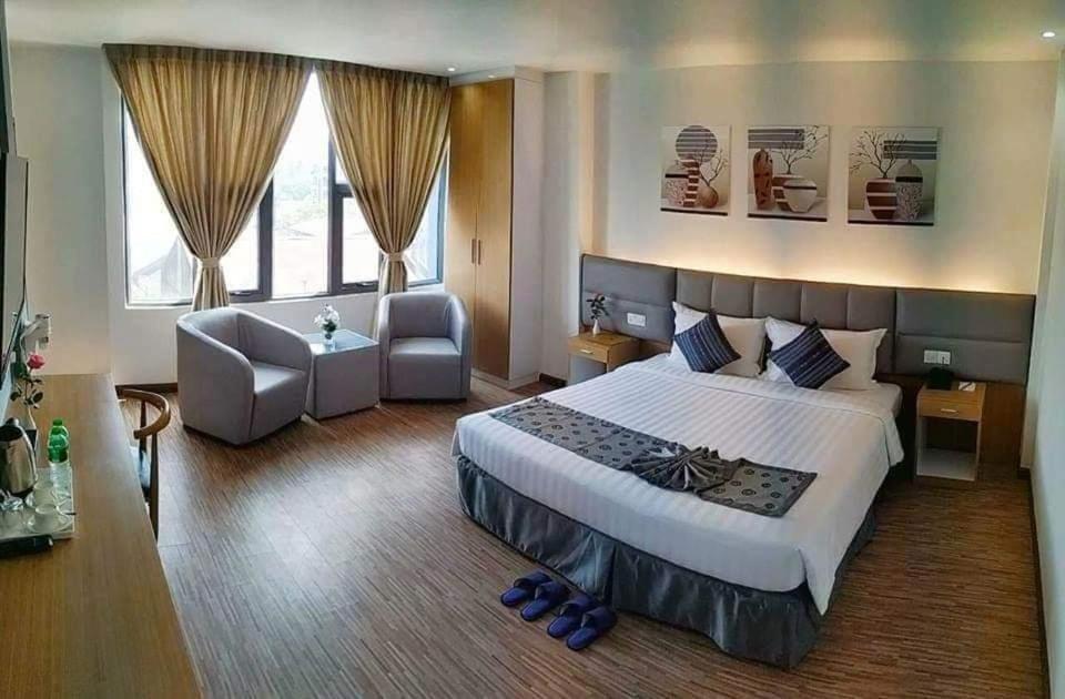 Botahtaung Hotel Yangon Exterior photo