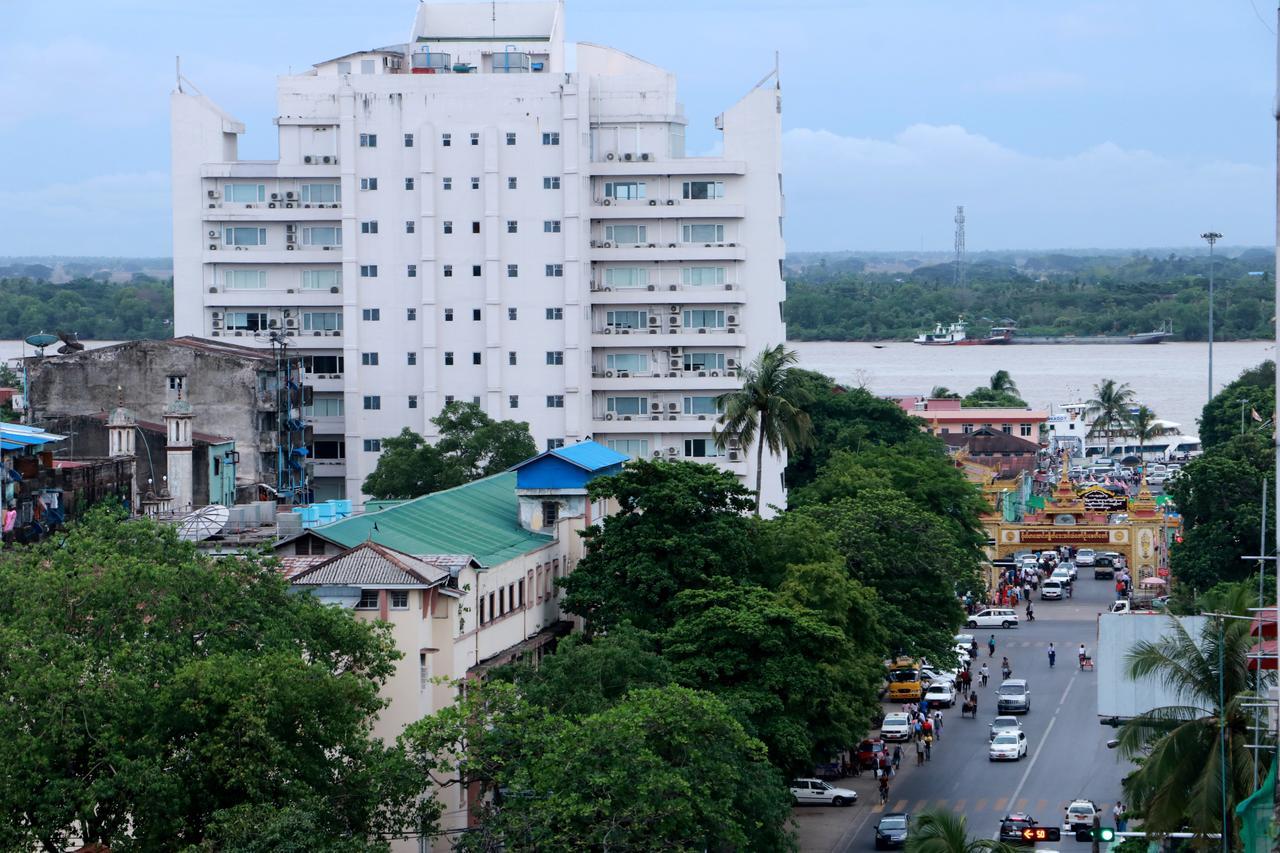 Botahtaung Hotel Yangon Exterior photo