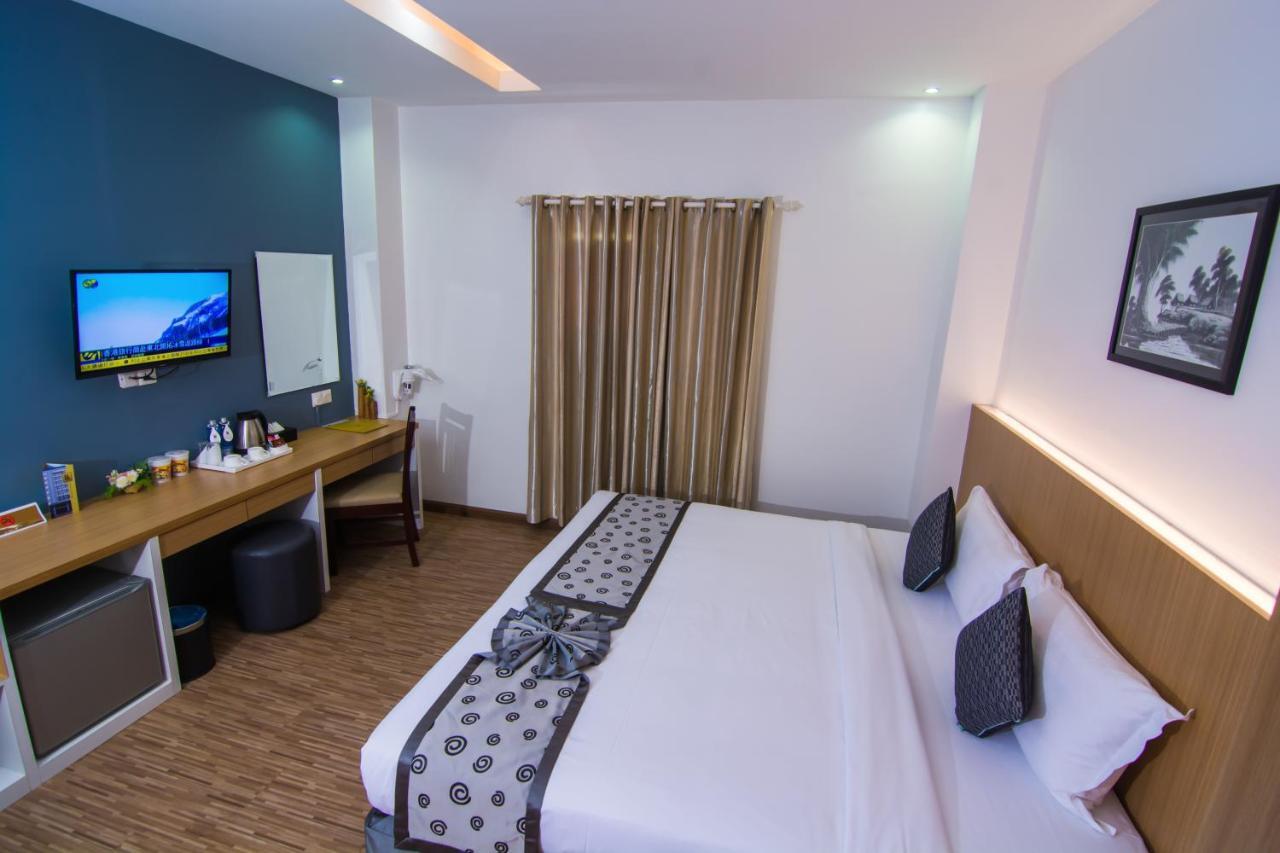 Botahtaung Hotel Yangon Exterior photo